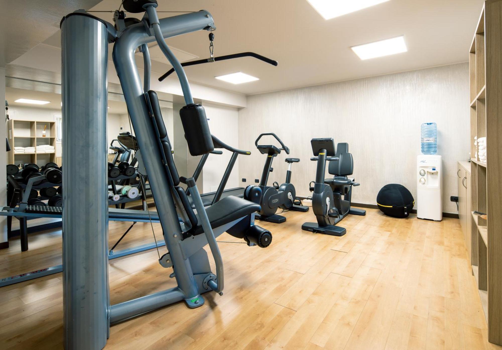 Best Western Plus Hotel Farnese パルマ エクステリア 写真