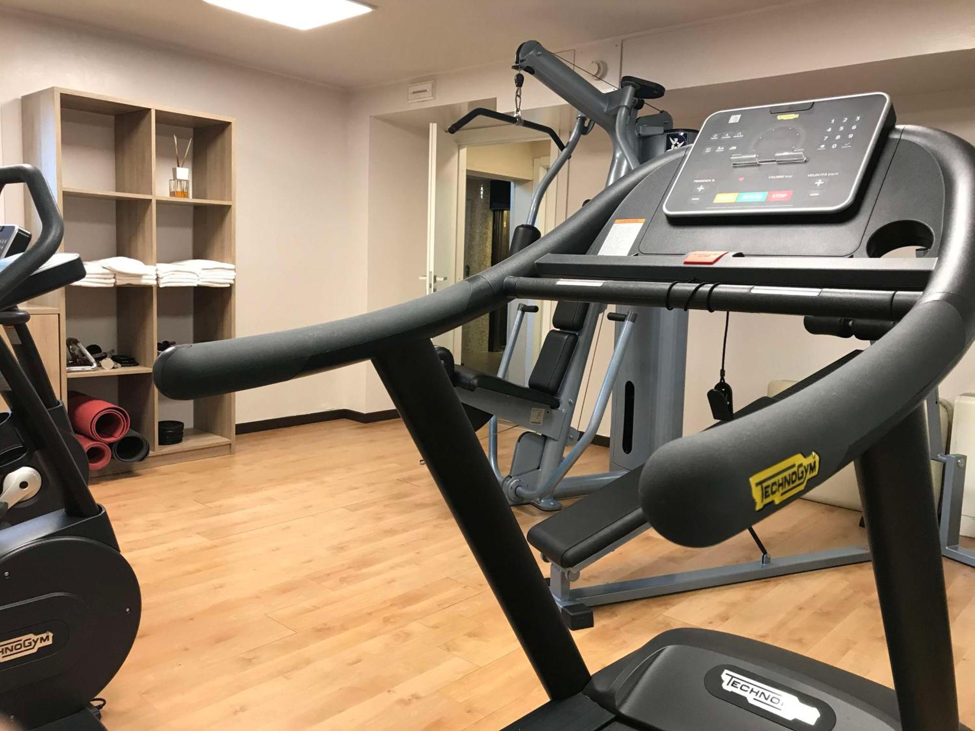 Best Western Plus Hotel Farnese パルマ エクステリア 写真