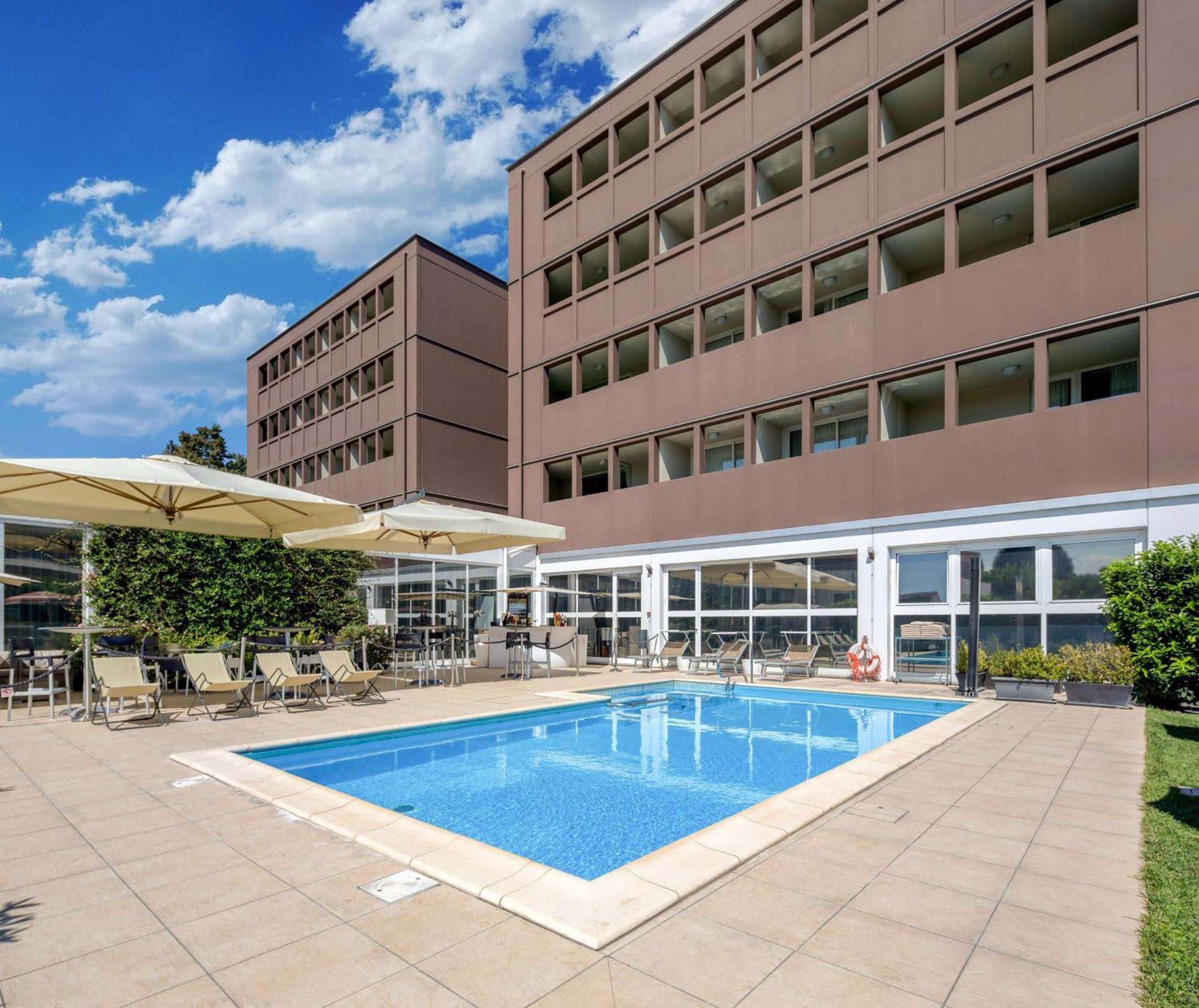 Best Western Plus Hotel Farnese パルマ エクステリア 写真