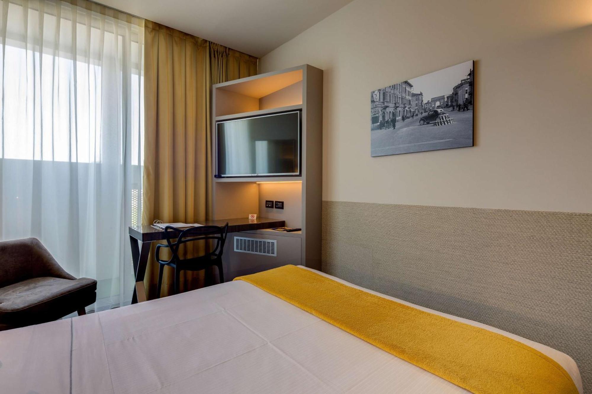 Best Western Plus Hotel Farnese パルマ エクステリア 写真