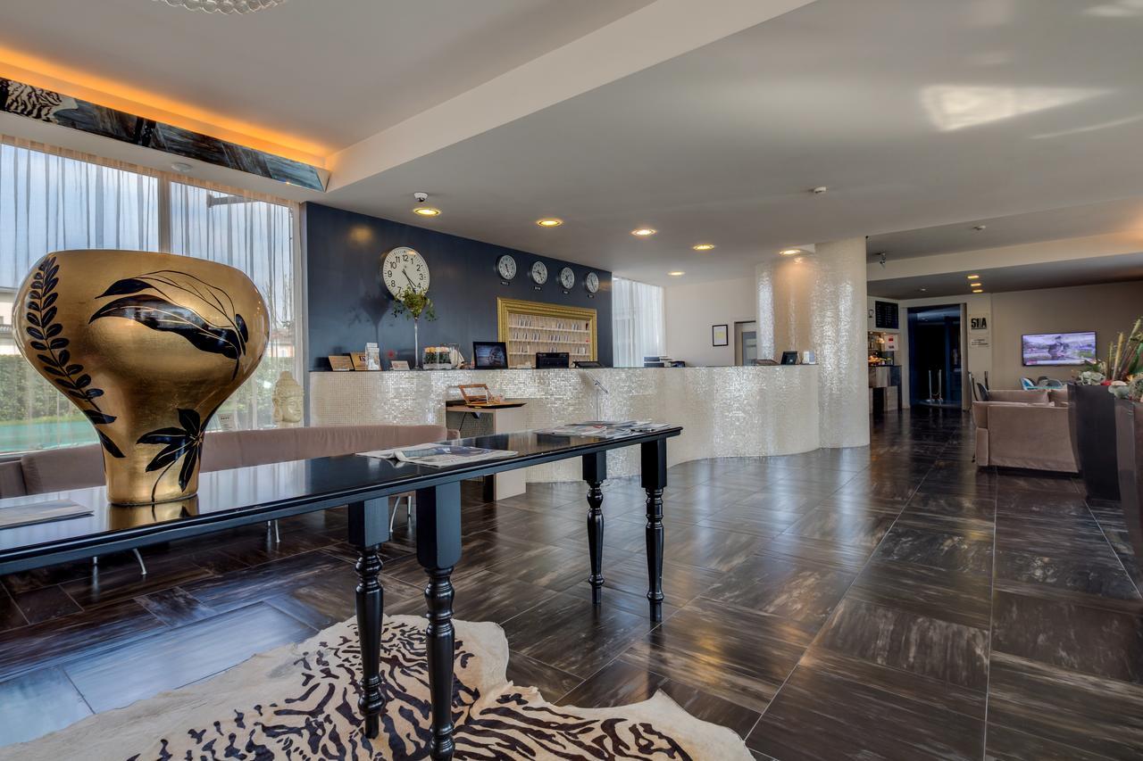Best Western Plus Hotel Farnese パルマ エクステリア 写真