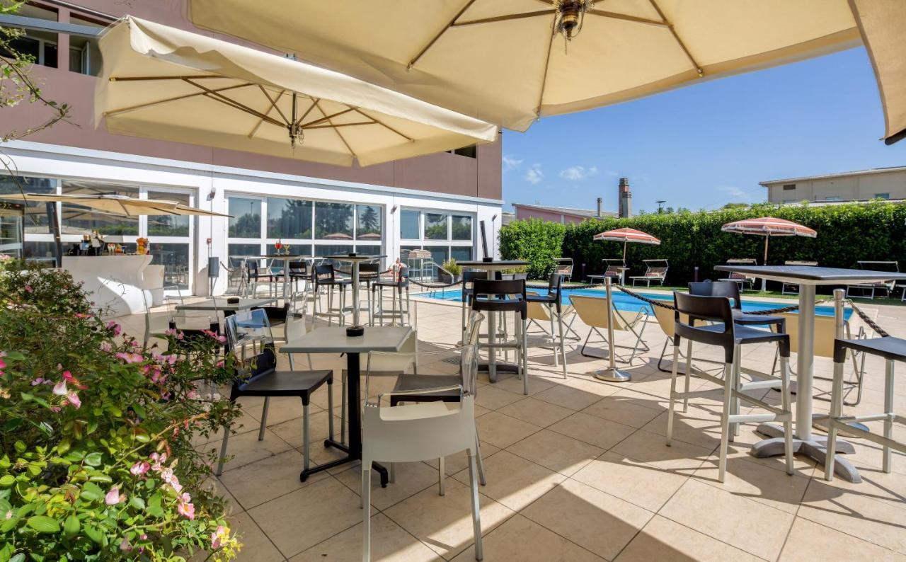 Best Western Plus Hotel Farnese パルマ エクステリア 写真